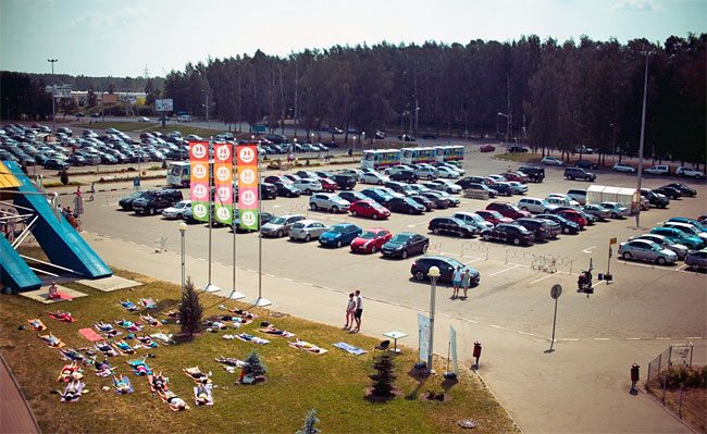 парковка торгового центра Коллаж в Костроме